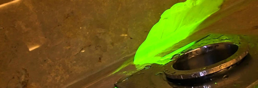Recherche de fuite d'eau dans les canalisations avec colorant